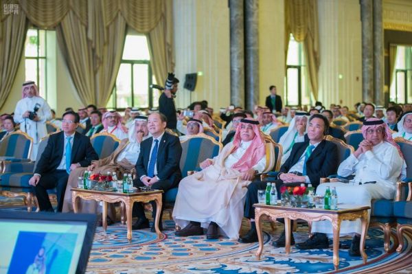 سمو ولي العهد يلتقي نائب رئيس مجلس الدولة بجمهورية الصين الشعبية