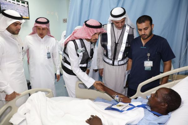 آل الشيخ يلتقي كبار ضيوف برنامج خادم الحرمين الشريفين