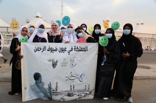 الشيخ ماهر المعيقلي يلتقي بضيوف خادم الحرمين الشريفين بمنى