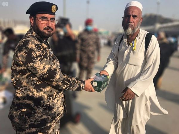 أمير منطقة تبوك يهنئ القيادة بمناسبة نجاح موسم الحج