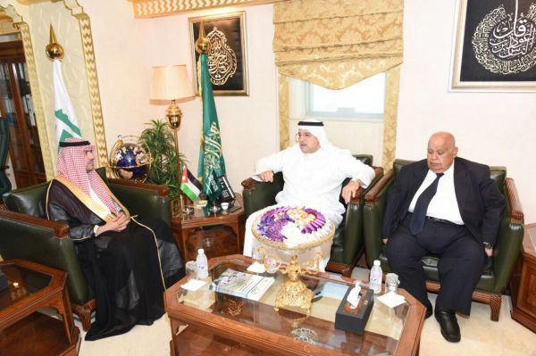 إمام وخطيب المسجد النبوي  يلتقي ضيوف الملك سلمان