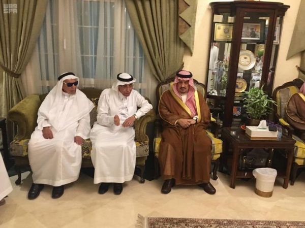 أمير منطقة عسير يعزي أسرتي آل ثقفان وآل ضبعان