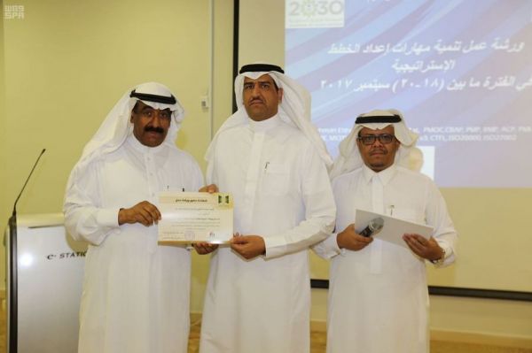 الأمير سعود بن نايف يستقبل مدير جامعة الملك فهد