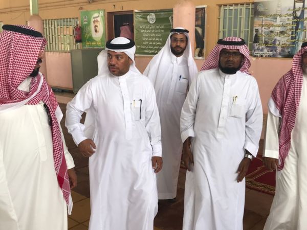 الهبدان يصدر 12 قراراً إدارياً بصحة عسير