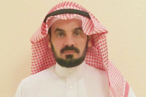 عساس يتسلَّم نسخة من دليل الابتعاث بجامعة أم القرى