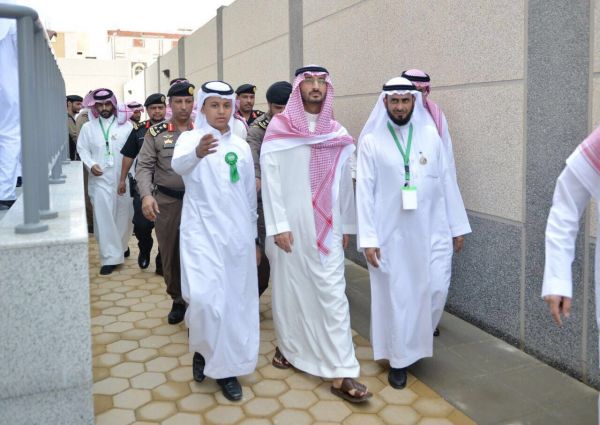 طفل يتمكن من المشي بعد معاناة لمدة 6 أشهر  بالرس