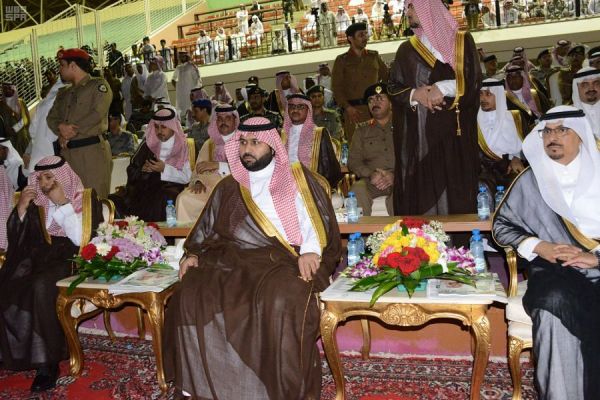 وزير الطاقة والصناعة والثروة المعدنية يلتقي وزير التجارة الدولية والصناعة الماليزي