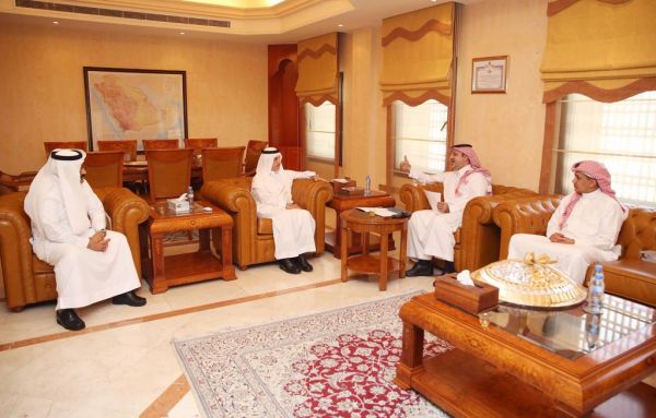 الهلال الاحمر بجدة يكرم مدير عام ميناء جدة الإسلامي