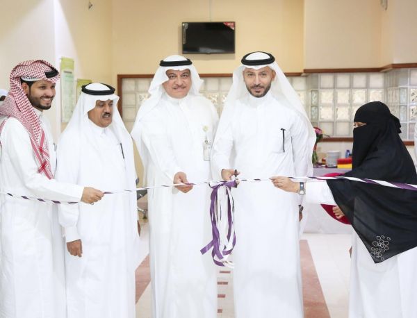 العمل تمنح عددا من المنشآت مهلة لتصحيح نشاطها إلى النشاط الفعلي