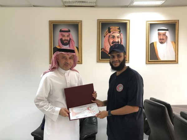 بلدية أجياد تزيل مواقف السيارات المخالفة