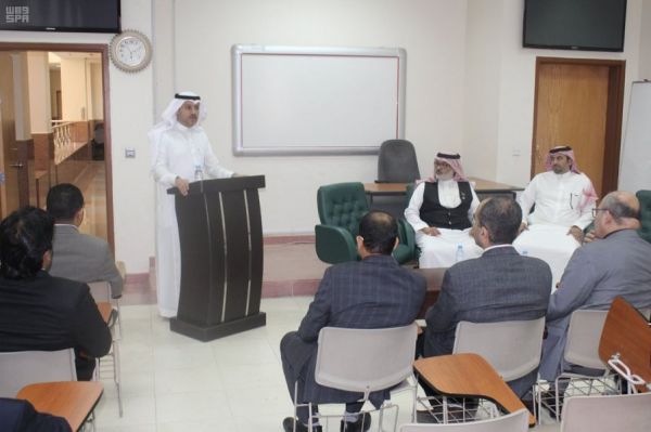 وزير الدولة للشؤون الخارجية يصل إلى طاجكيستان