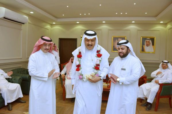 صحة الرياض تواصل حملة التطعيم بلقاح الانفلونزا بالمراكز التجاريه