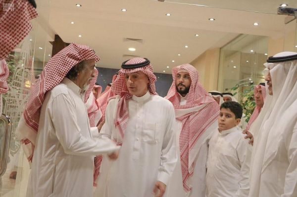 القبض على عصابة سرقة عملاء البنوك بجدة