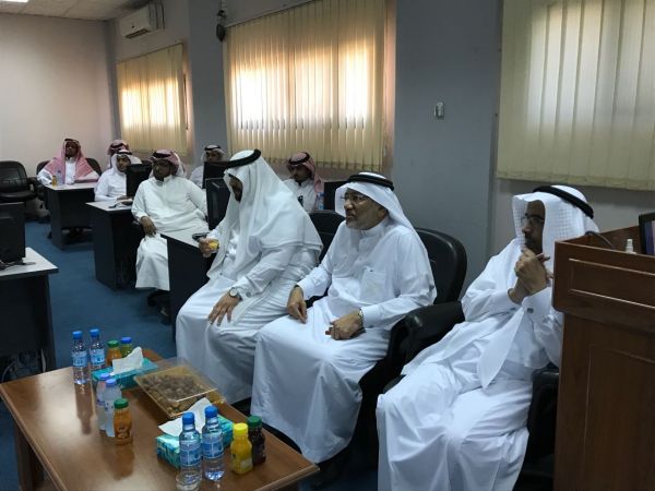 التعامل الأمثل مع طفايات الحريق بمدني عنيزة