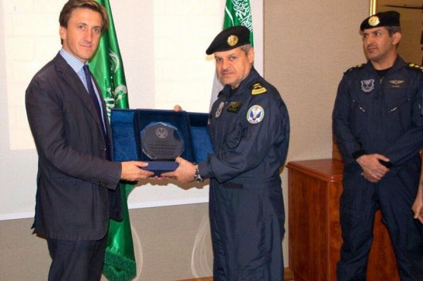 الربيعة يرعى إطلاق عيادة الأم والطفل