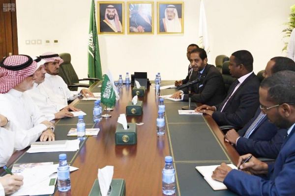 سفير خادم الحرمين لدى المملكة المتحدة يستقبل رجل الأعمال عبداللطيف الفوزان