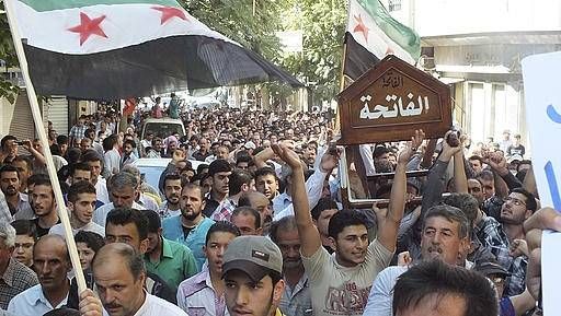 ولي العهد ورئيس الوزراء اللبناني يستعرضان العلاقات الثنائية