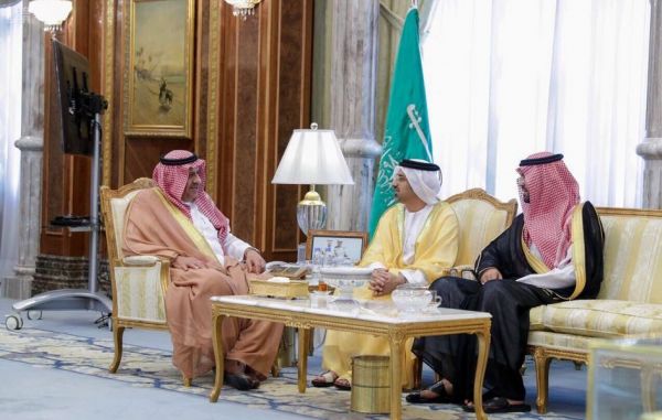 أمير الرياض يستقبل الأمراء والمسؤولين ورجال الأعمال