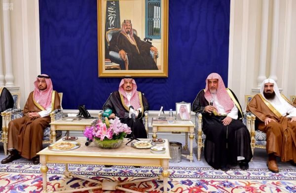 نائب أمير منطقة الرياض يعزي أسرة آل الشيخ