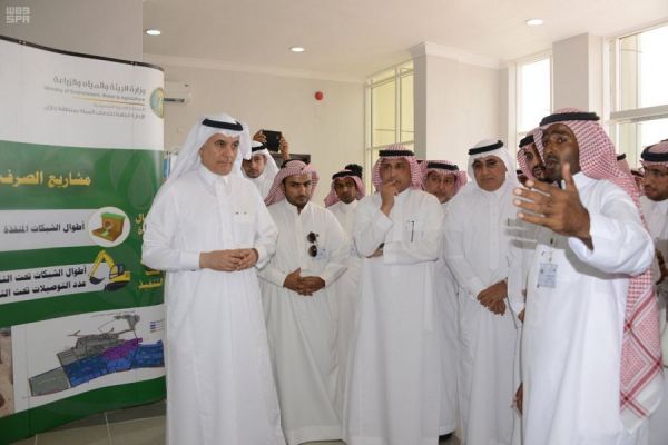 أمير المدينة المنورة يرأس اجتماع تطوير جميع المنتزهات البرية والحدائق بالمنطقة