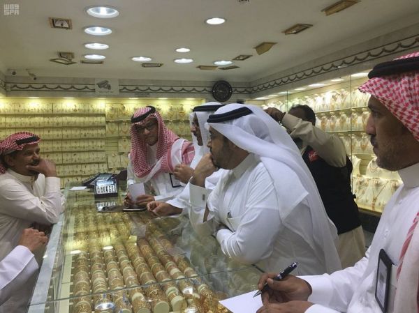 أمير منطقة مكة المكرمة يكرم الفائزين بجائزة الأمير خالد الفيصل للاعتدال