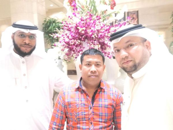 طلاب متوسطة جواثا بالاحساء يزورون البريد السعودي