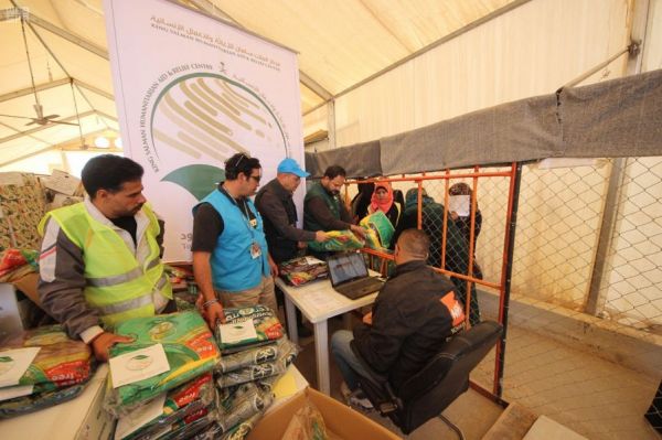 فريق مركز الملك سلمان للإغاثة يتفقد مخيمات اللاجئين الروهينجا ببنجلاديش