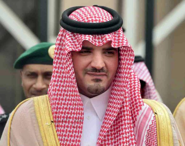 أمير منطقة الرياض يعزي أسرة الزيدان