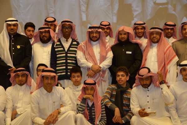 المقبل يطلع على تجربة التوطين النسائي بمحافظة رأس تنورة