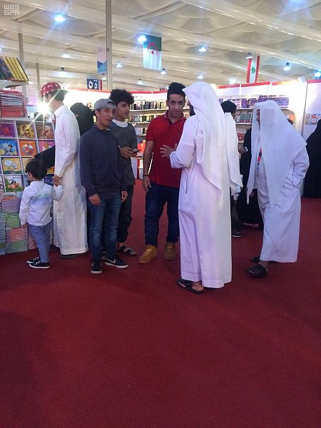 ( الأكروبات الصينية).. فنون حركية تحكي قصة الصين في معرض جدة الدولي للكتاب