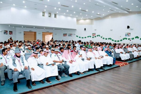 تكريم المشاركين بدورة نظام التعلم الإلكتروني بجامعة الباحة