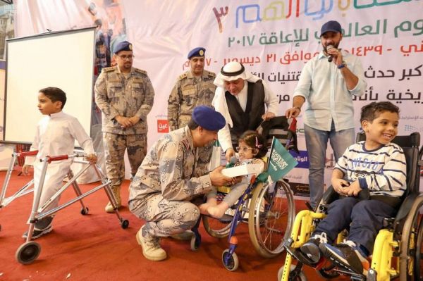 نائب أمير المنطقة الشرقية يكرم سفراء التفوق من طلاب تعليم المنطقة