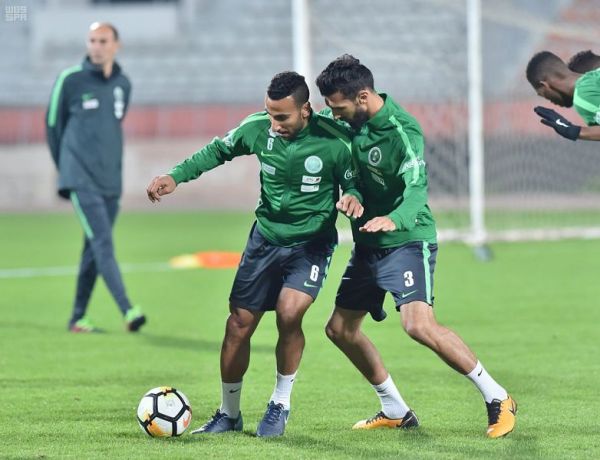 الأمير محمد بن عبدالرحمن يعزي أسرة العيسى