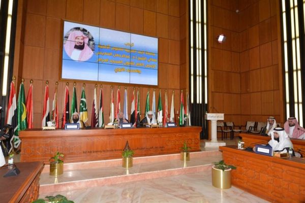 العتيبي يهدي الوطن قصيدة بيعة ولاء