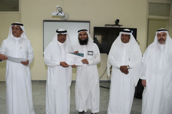 الصحراء للبتروكيماويات تقيم محاضرة توعوية لموظفيها بعنوان الولاء والأمانة