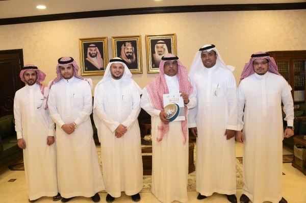 الريثي يدشن انطلاق القافلة الإرشادية والبحثية الزراعية بالمسارحة