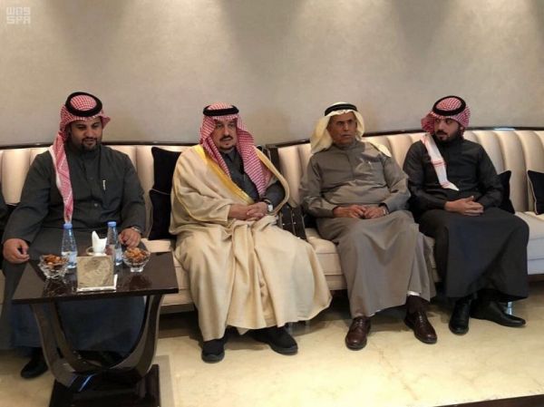 ولي العهد يجتمع مع النائب الأول لرئيس مجلس الوزراء وزير الدفاع بدولة الكويت