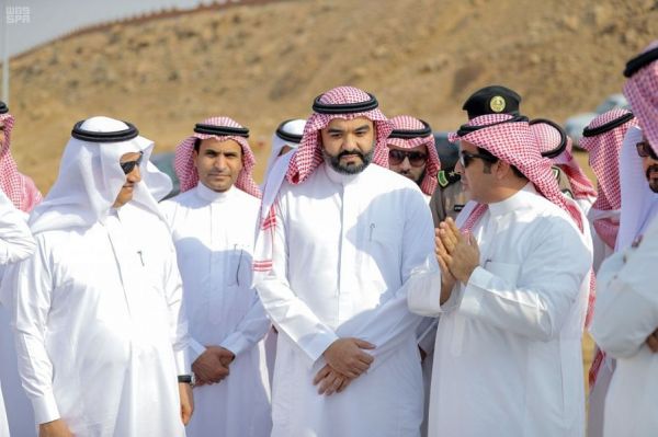 (البيئة) ترفع أكثر من 30 ألف م3 من مياه وادي الأديرع السطحية