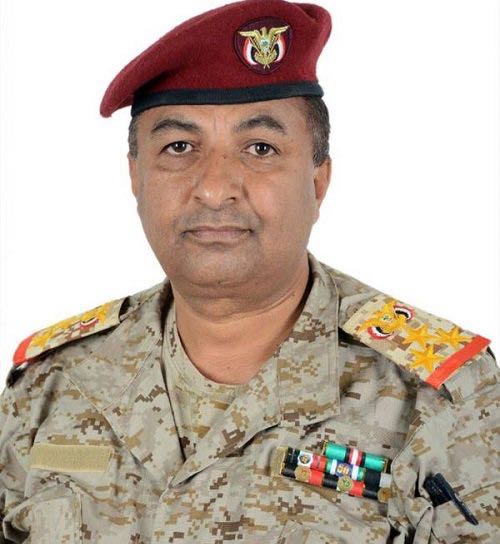 وزير الداخلية يلتقي رئيس الوزراء بمملكة البحرين