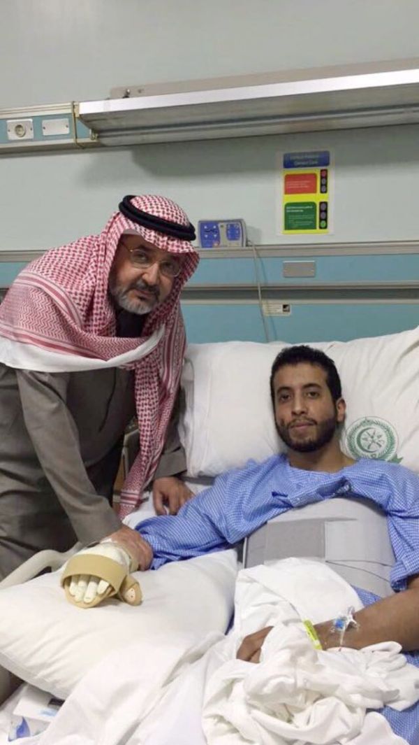 إيمان العجيمي من تصميم حبات الفستق إلى المجوهرات والأحجار الكريمة
