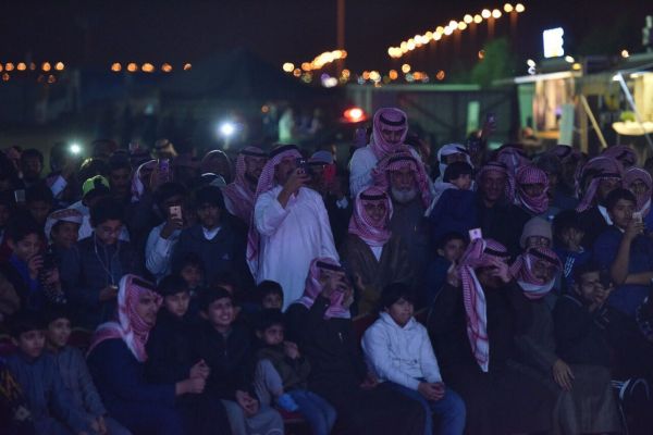 الحديثي  يزور الطيار الحقباني عقب حادث سقوط طائرته بصعده