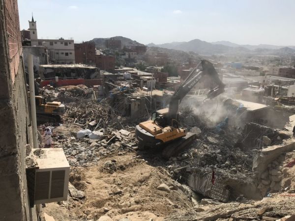 إصابة و وفاة 17 من عائلة واحدة في حادث طريق الهجرة بالمدينة المنورة