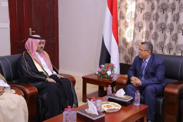 سفير المملكة لدى اليمن يزور عدداً من الموانئ في عدن