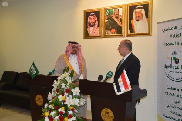 رئيس الوزراء اليمني يشكر خادم الحرمين الشريفين على توجيهه الكريم بإيداع ملياري دولار أمريكي في حساب البنك المركزي اليمني
