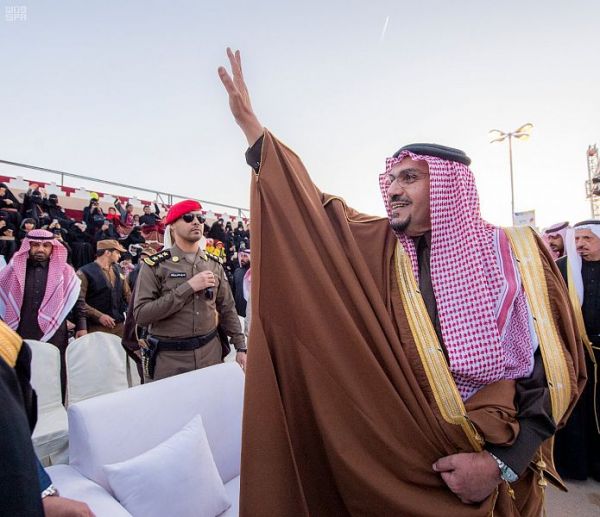أمير منطقة حائل يعزي أسرة آل علي والزويمل والضبعان