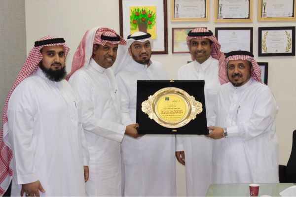 نائب رئيس دولة الإمارات يلتقي المدير التنفيذي لبرنامج الأغذية العالمي