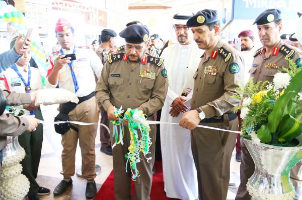 الفريق الحربي يقلد عدد من الضباط رتبهم الجديدة