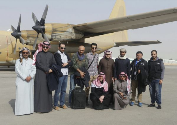 الأحوال المدنية تقدم خدماتها المتنقلة لبعض القطاعات بالرياض و أبها