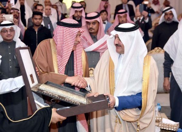 منح ميدالية الاستحقاق من الدرجة الثالثة لـ 60 مواطنًا لتبرعهم بالدم عشر مرات