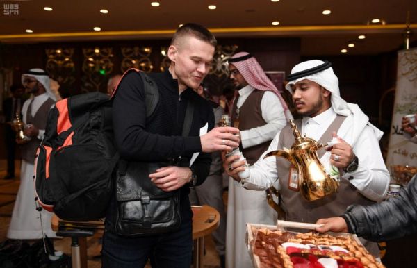 نائب أمير المنطقة الشرقية يستقبل مدير مياه المنطقة